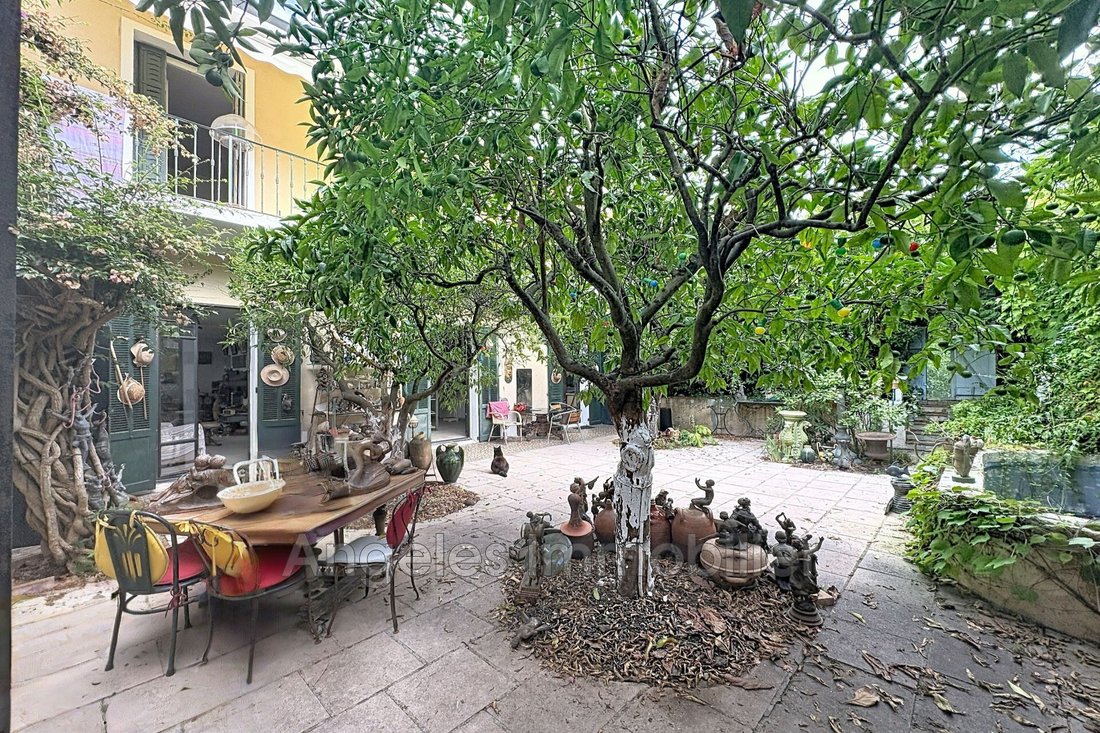 Villa in Les Cougoulins-Rastines, Antibes, France 1 - 18570893