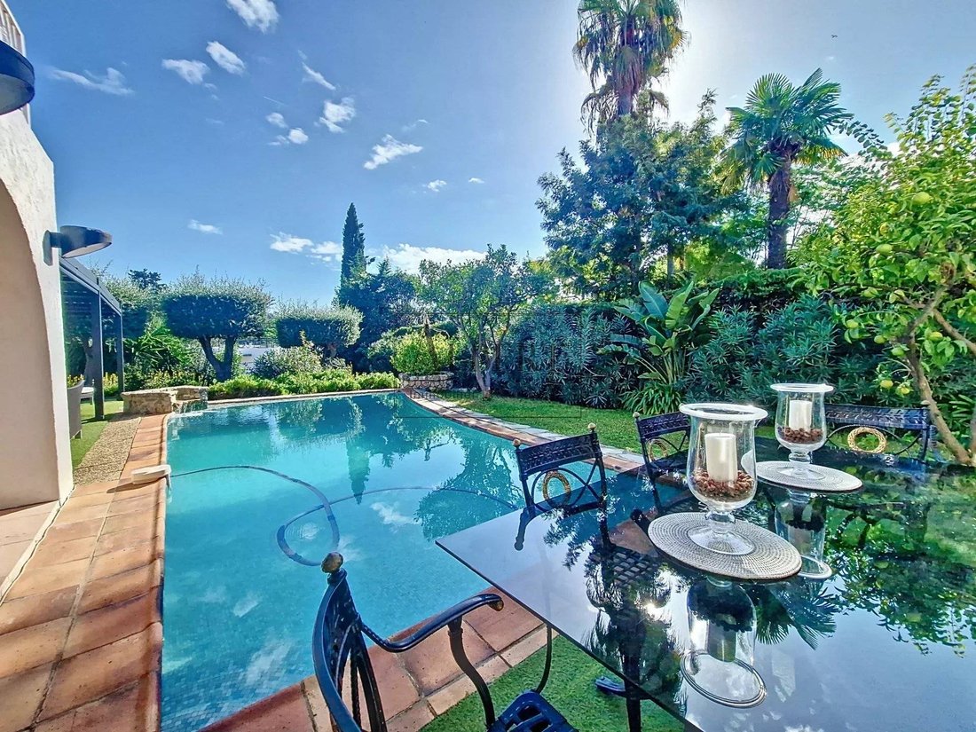Villa in Cannes, Provence-Alpes-Côte d'Azur, France 5 - 15653812