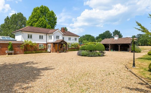 House in Whitmoor, Worplesdon, England 1