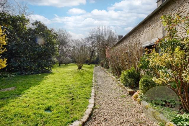 House in Montfort-l'Amaury, Ile-de-France, France 4 - 17368095