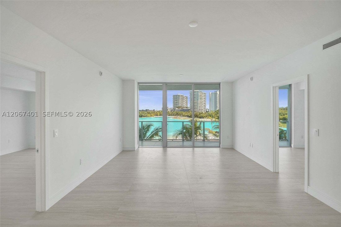 Condo in North Miami Beach, Florida, United States 3 - 18653659