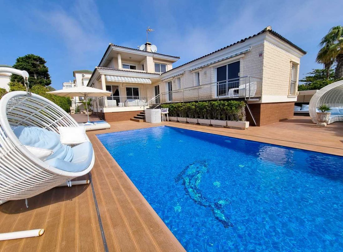 Villa in Torrevieja, Valencian Community, Spain 1 - 18655623