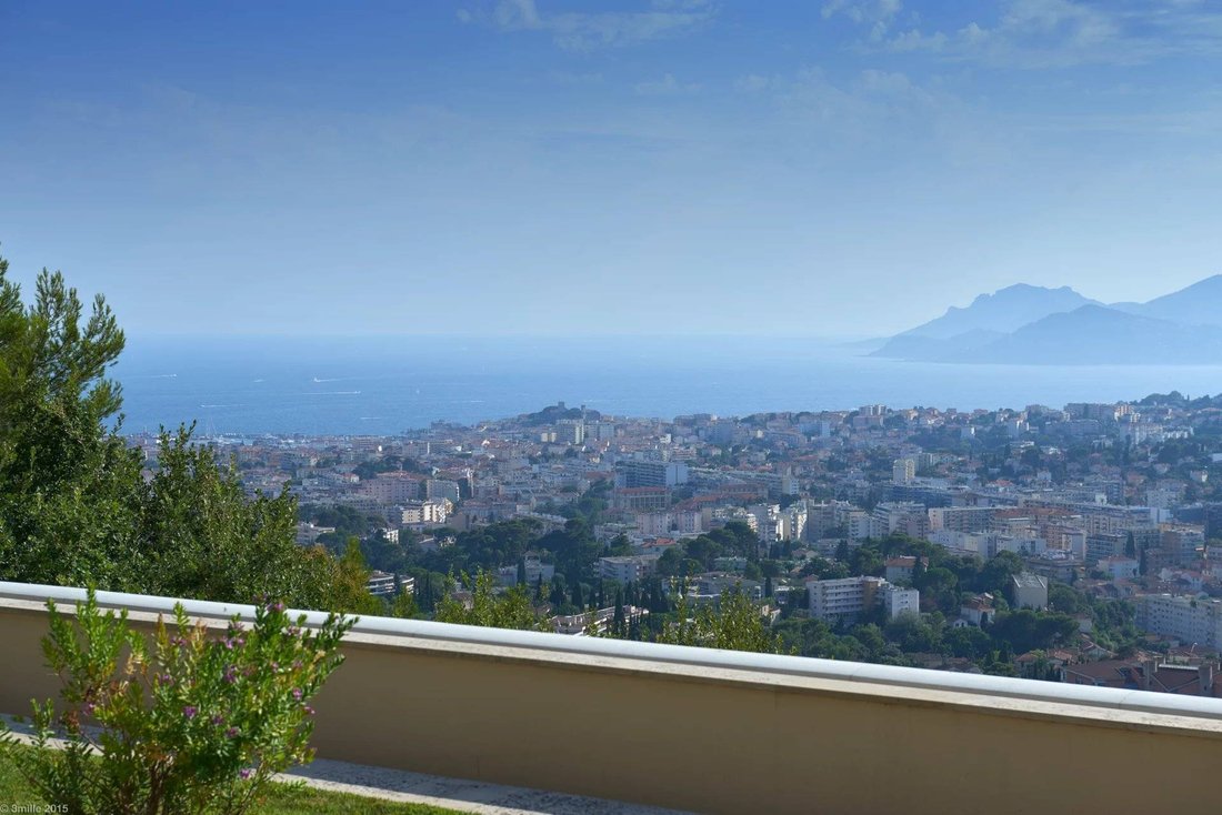 House in Cannes, Provence-Alpes-Côte d'Azur, France 1 - 15525391