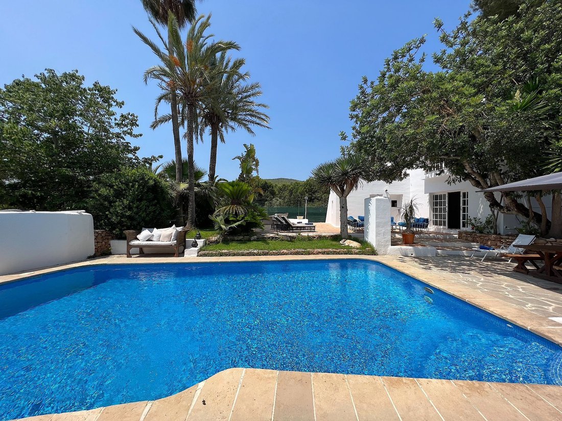 Chalet in Sant Rafel de sa Creu, Sant Antoni de Portmany, Balearic Islands 2 - 18653117