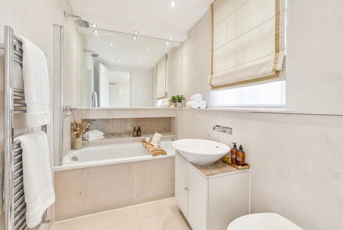 Apartment in Belgravia, Westminster, England 5 - 18022472