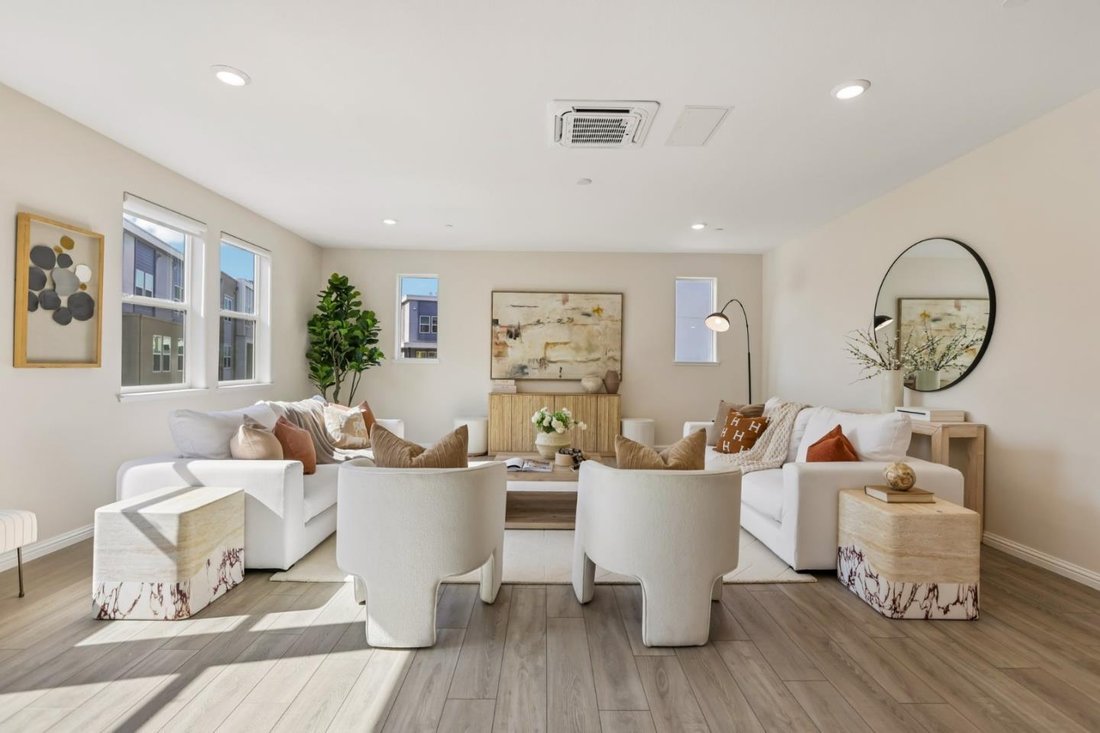 Condo in San Jose, California, United States 3 - 18653811
