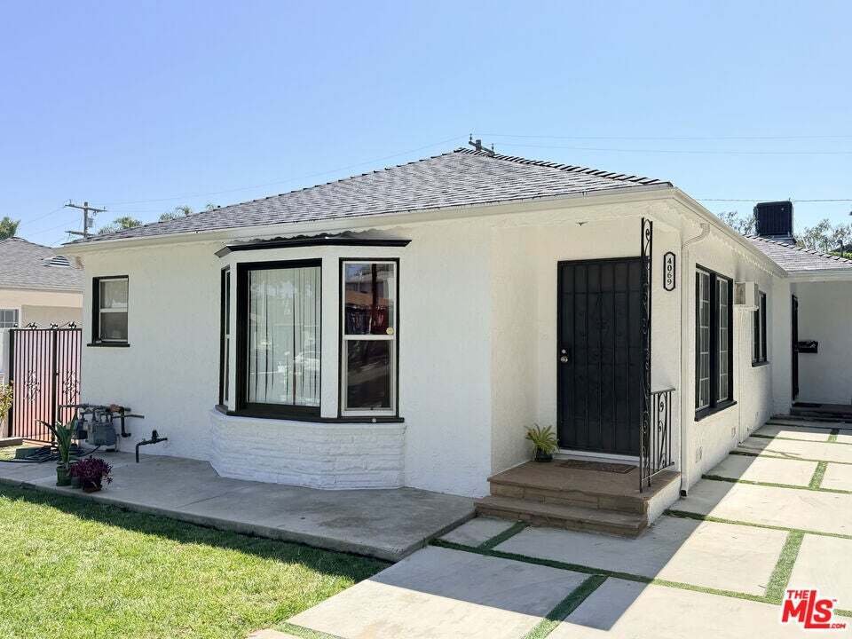 Culver City, California, United States 4 - 17606479