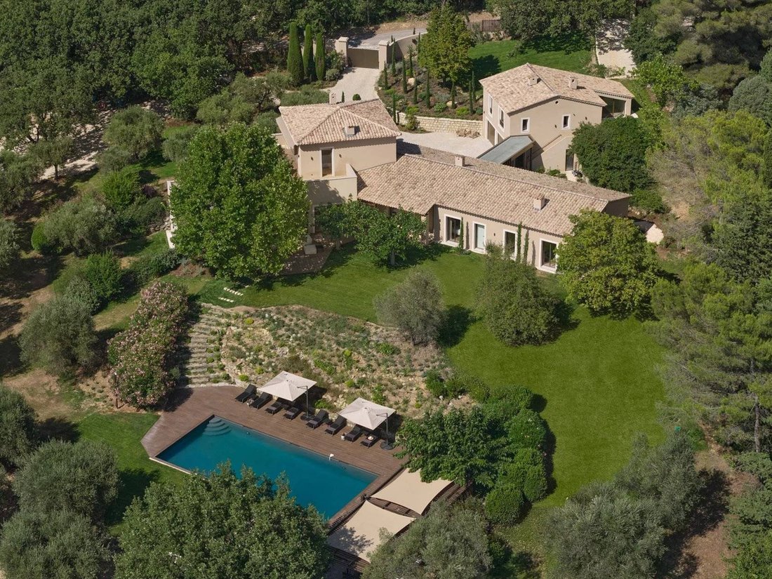 Estate in Mougins, Provence-Alpes-Côte d'Azur, France 1 - 15998543