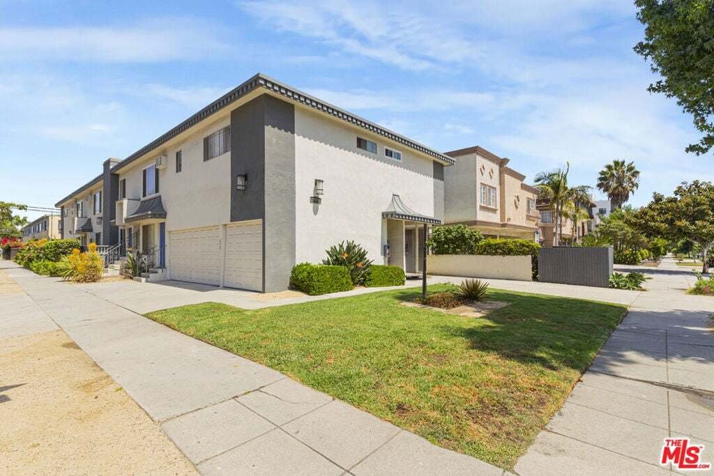 Los Angeles, California, United States 2 - 18653191