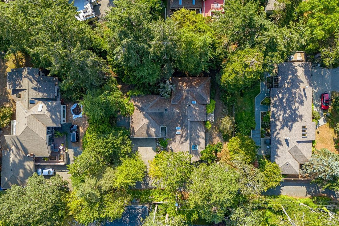 House in Saanich, British Columbia, Canada 4 - 18656120