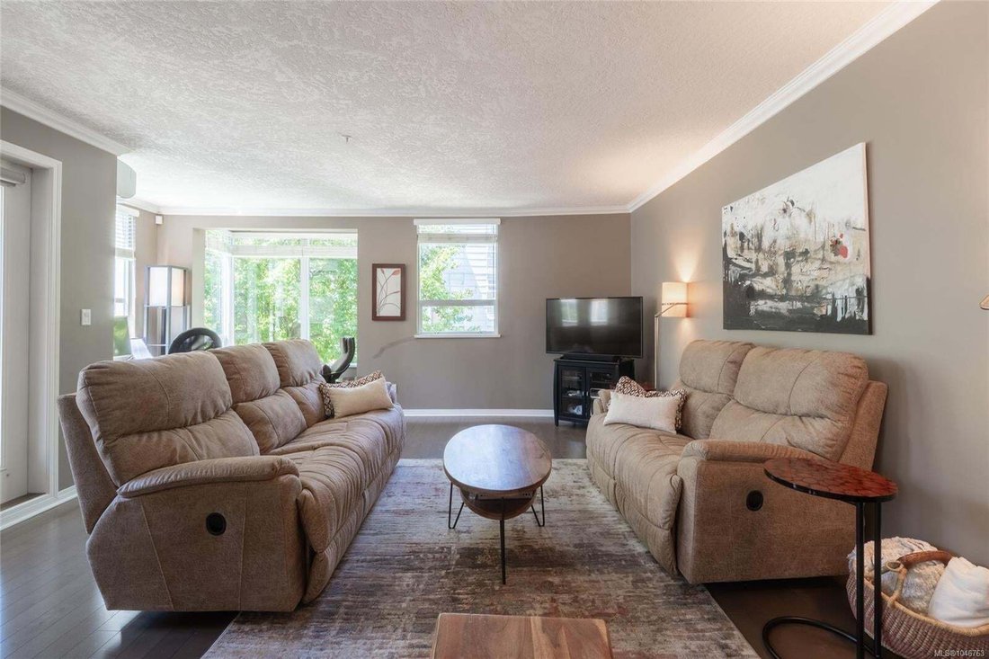 Condo in Victoria, British Columbia, Canada 5 - 18655179