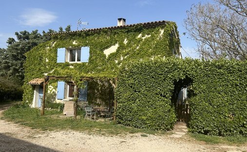 Villa in Exterieurs-Baisses-Sibourg, Lancon-Provence, France 1