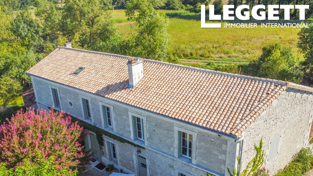 House in Asnieres-sur-Nouere, Nouvelle-Aquitaine, France 1 - 18655324