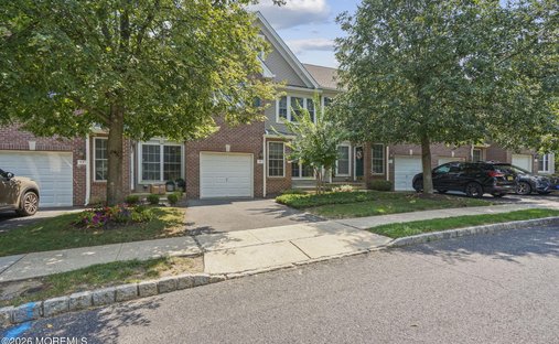 Condo in North Middletown, New Jersey, United States 1