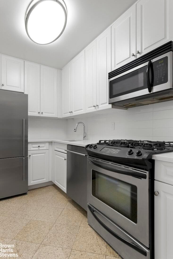 Co Op in New York, New York, United States 5 - 17260606