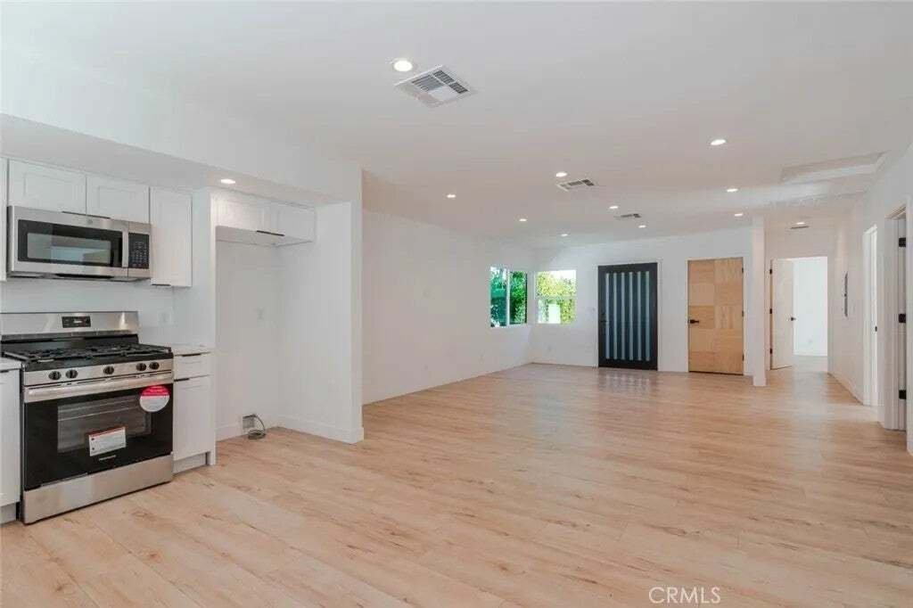 Los Angeles, California, United States 4 - 18654512