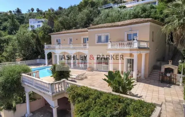 Villa in Le Grand Duc-Minelle, Mandelieu-la-Napoule, France 1 - 15726083