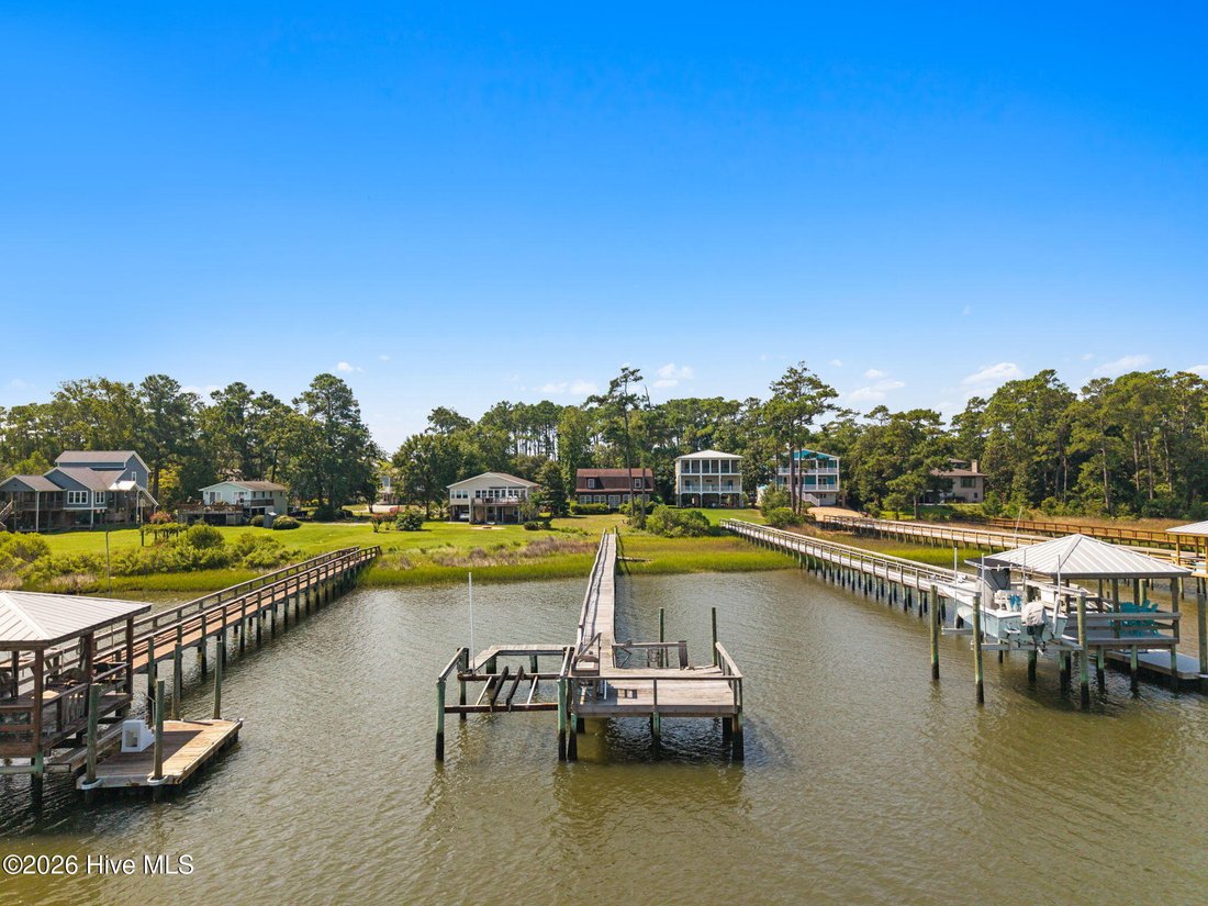 House in Oak Island, North Carolina, United States 1 - 18655266