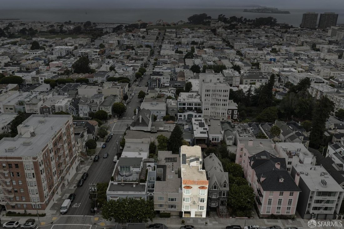 San Francisco, California, United States 3 - 18652852