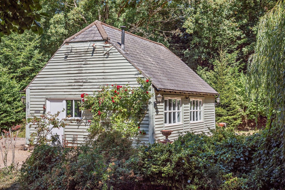 House in Storrington, England 3 - 16720459