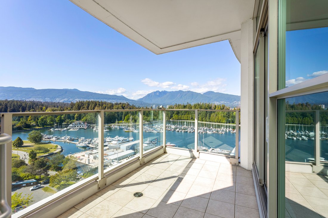 Condo in Vancouver, British Columbia, Canada 1 - 18656274