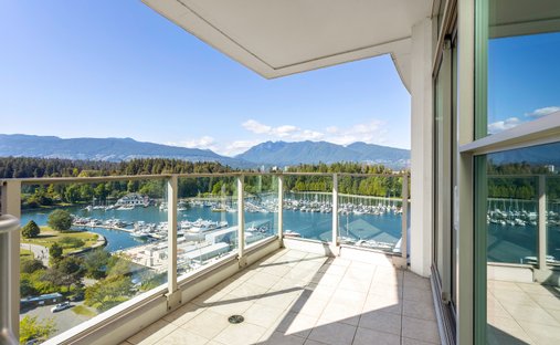 Condo in Vancouver, British Columbia, Canada 1