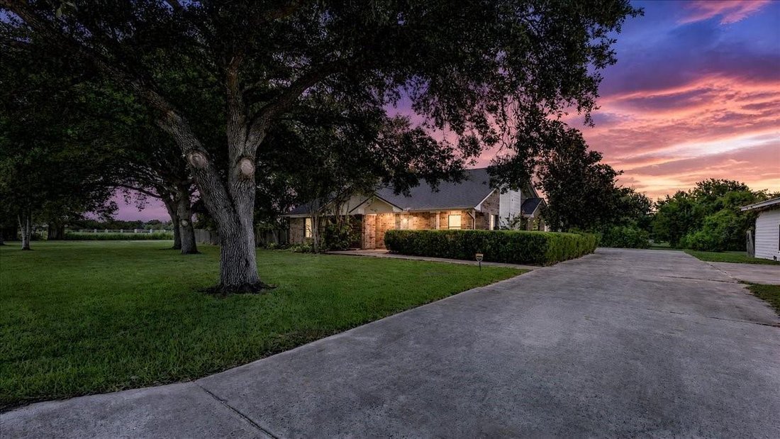 House in Alvin, Texas, United States 1 - 18654947