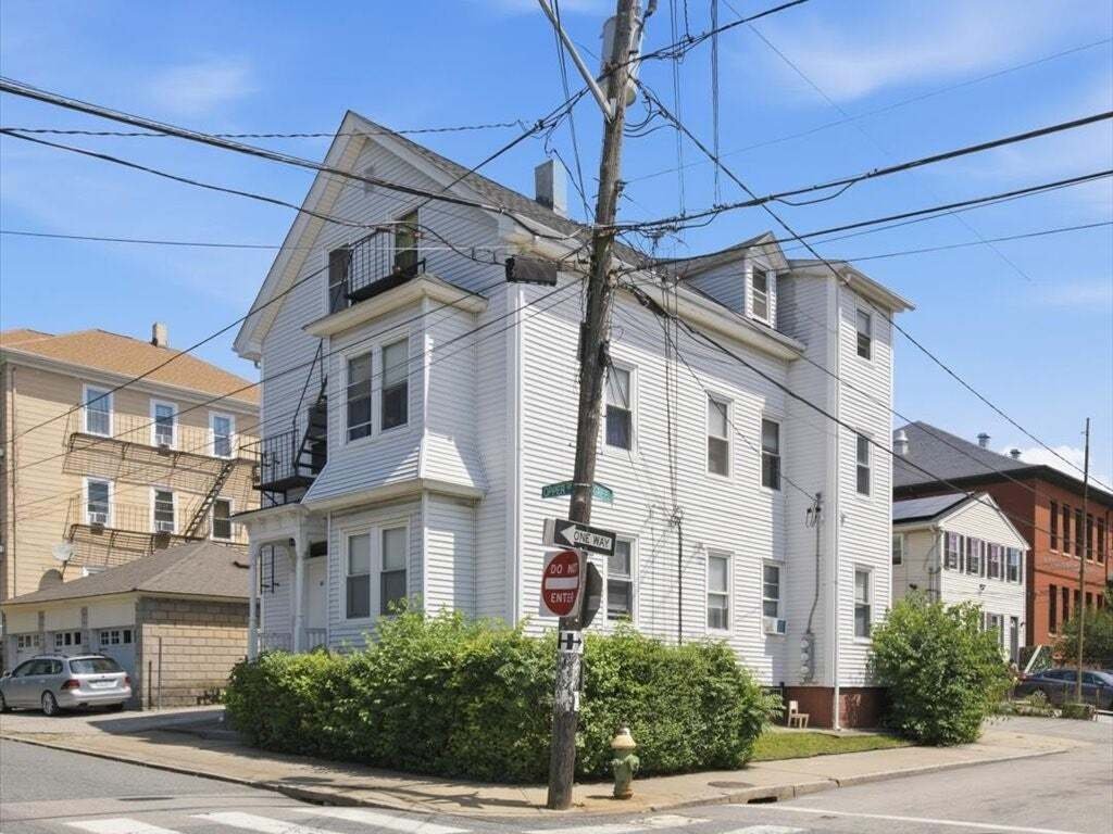 North Providence, Rhode Island, United States 5 - 18652936
