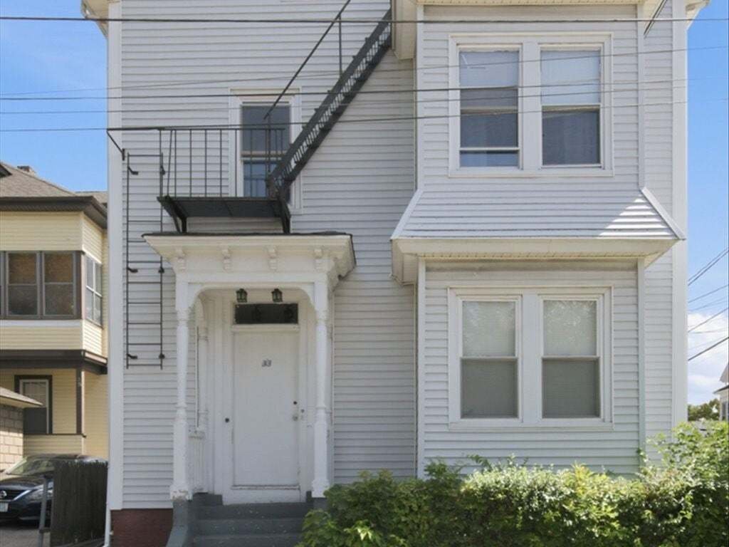 North Providence, Rhode Island, United States 2 - 18652936