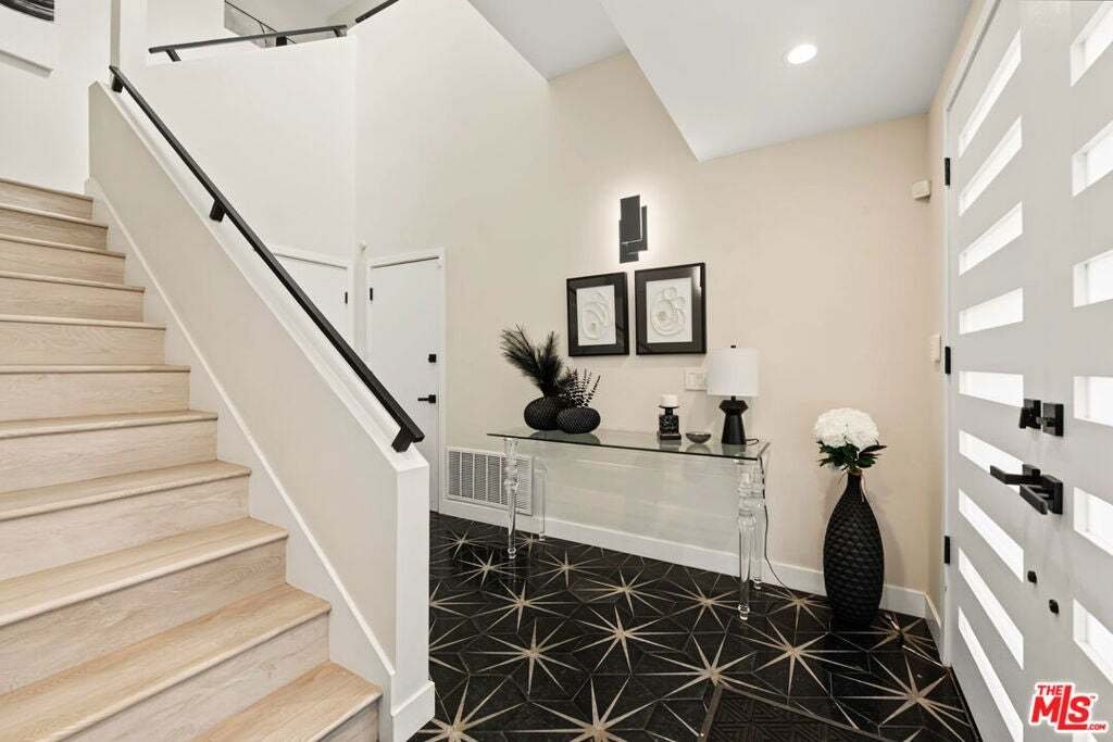 House in Los Angeles, California, United States 5 - 18653217