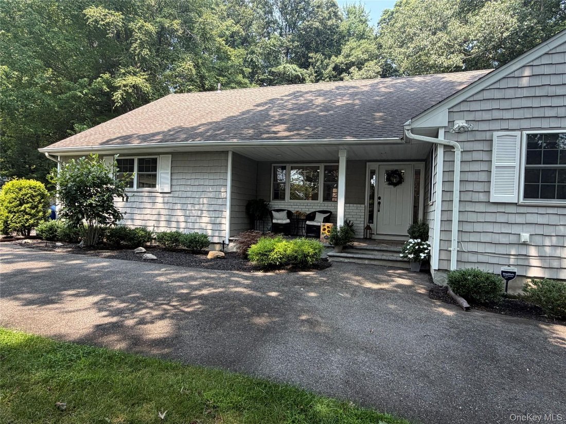 House in Huntington Station, New York, United States 2 - 18656021