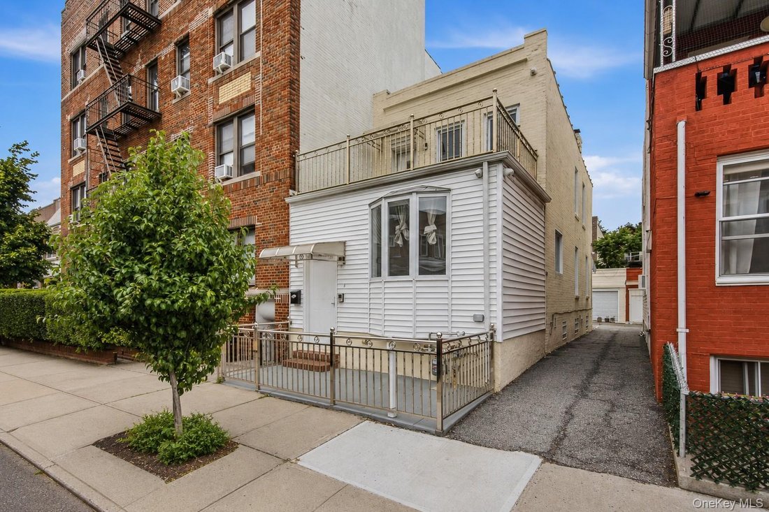 House in New York, New York, United States 1 - 18653409