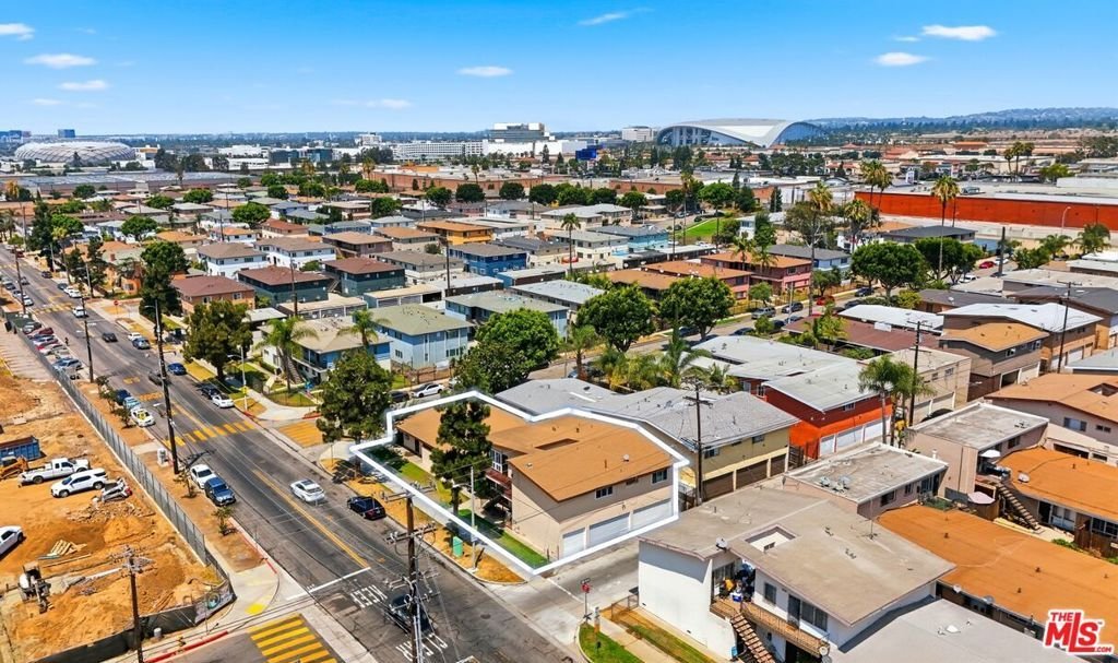 Inglewood, California, United States 1 - 18653206
