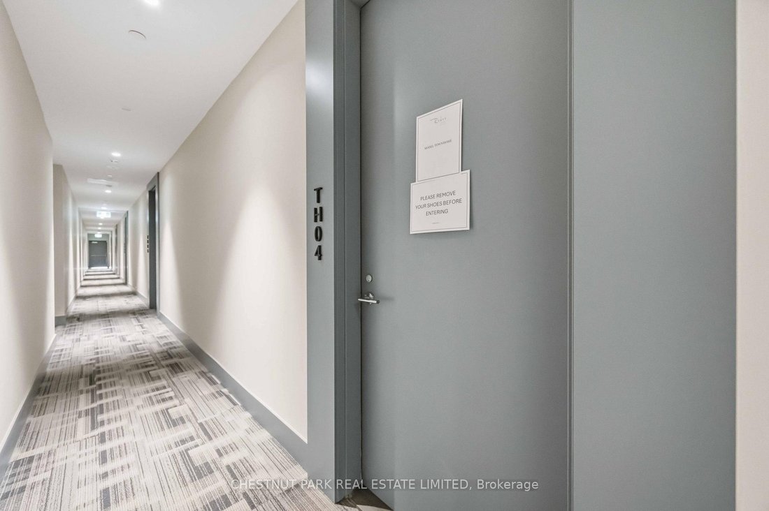 Condo in Toronto, Ontario, Canada 3 - 18652260