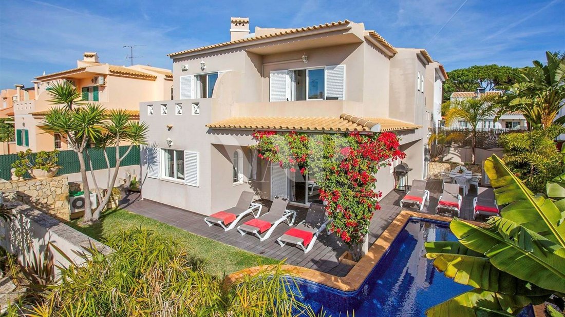 Villa in Vilamoura, Quarteira, Algarve 1 - 18655310