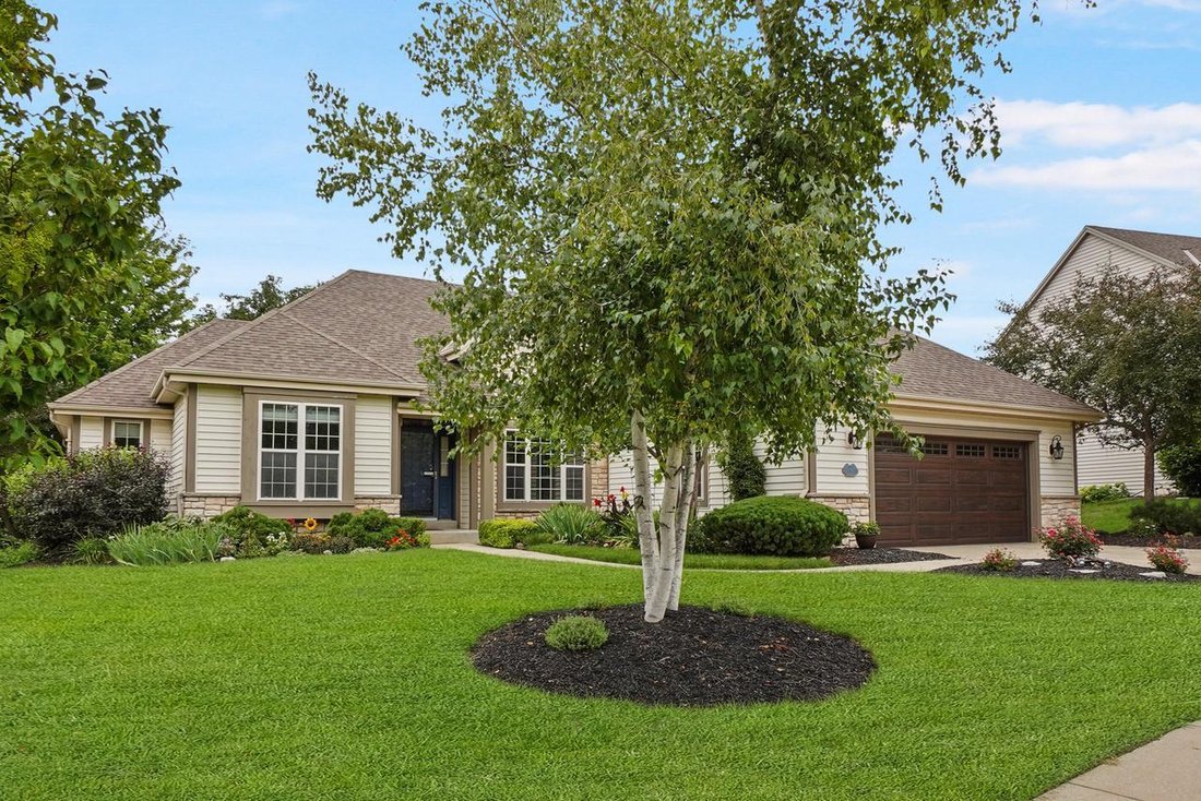 House in Waukesha, Wisconsin, United States 3 - 18650659