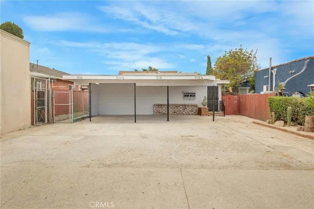 East Los Angeles, California, United States 3 - 18483089