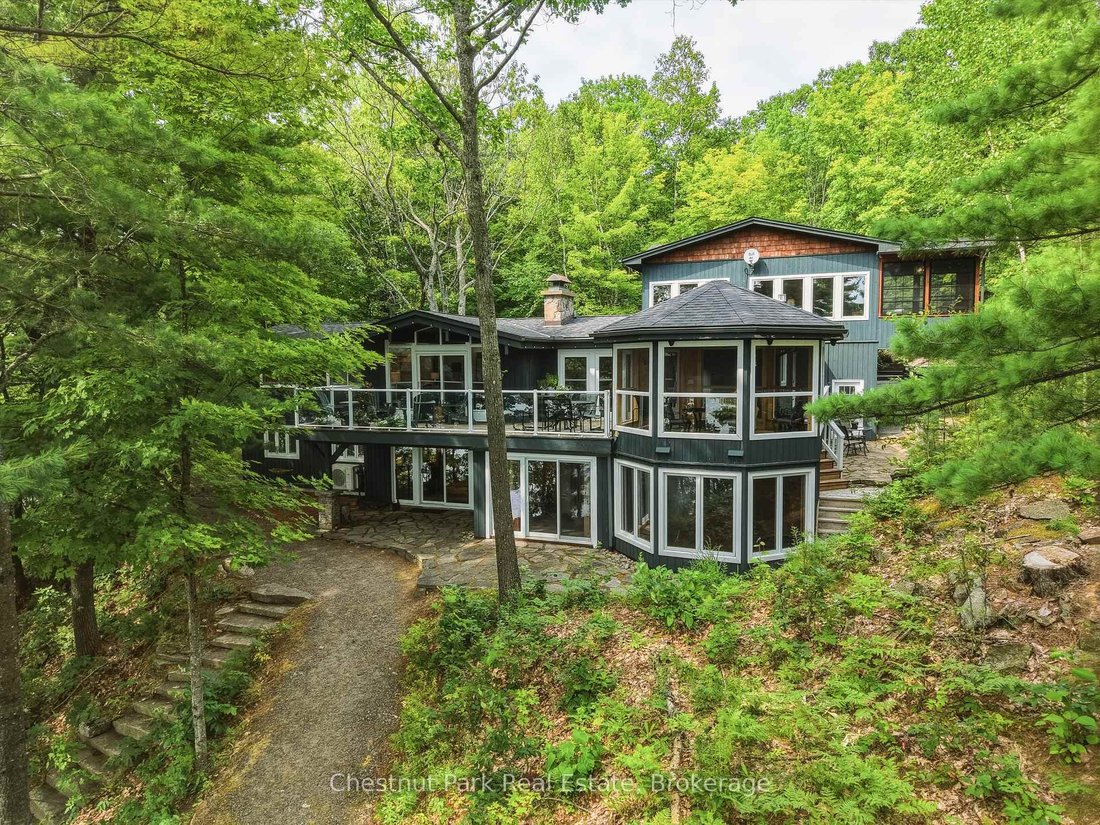 House in Lake of Bays, Ontario, Canada 1 - 18651989