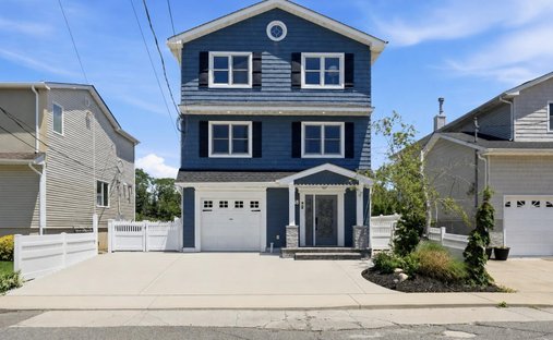 House in Island Park, New York, United States 1