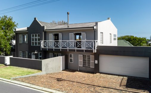 Country House in Overstrand Local Municipality, Western Cape, South Africa 1