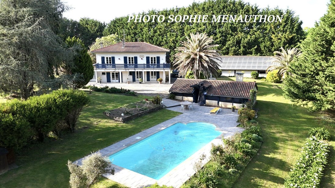 Estate in Saint-Martin-de-Seignanx, Nouvelle-Aquitaine, France 1 - 18655223