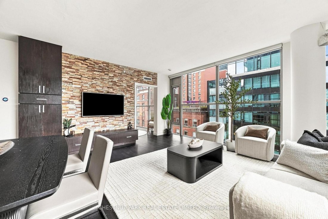 Apartment in Toronto, Ontario, Canada 5 - 18652253