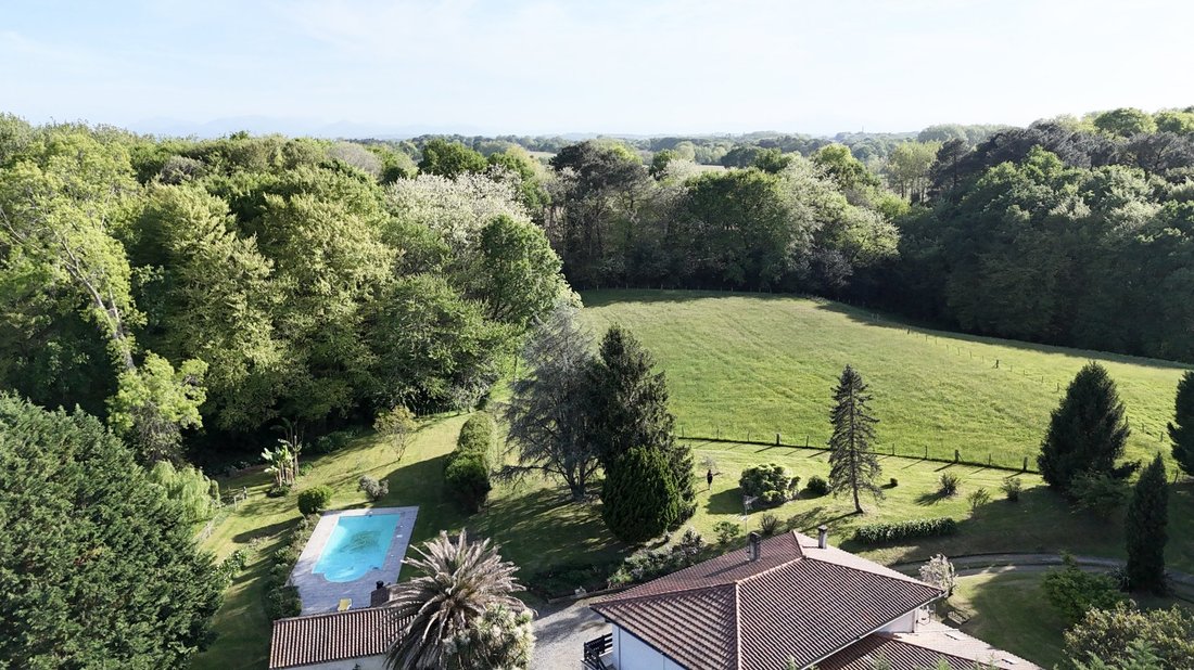 Estate in Saint-Martin-de-Seignanx, Nouvelle-Aquitaine, France 4 - 18655223