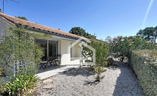 House in Baraillot, Le Haillan, France 1