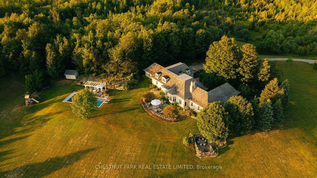 House in Erin, Ontario, Canada 1 - 18652019