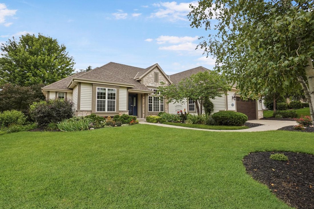 House in Waukesha, Wisconsin, United States 1 - 18650659