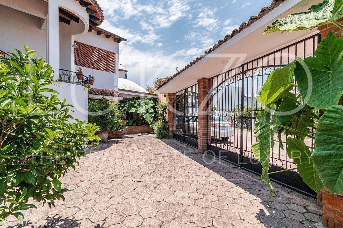 House in Oaxtepec, Morelos, Mexico 2 - 18652703