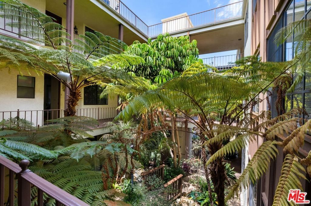 Condo in Los Angeles, California, United States 4 - 18657683
