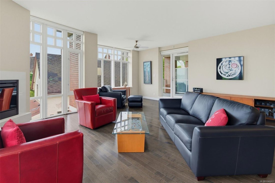 Condo in Victoria, British Columbia, Canada 2 - 18657730