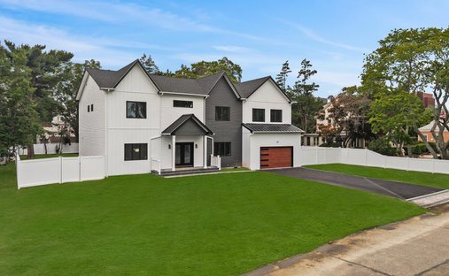 House in Bay Shore, New York, United States 1